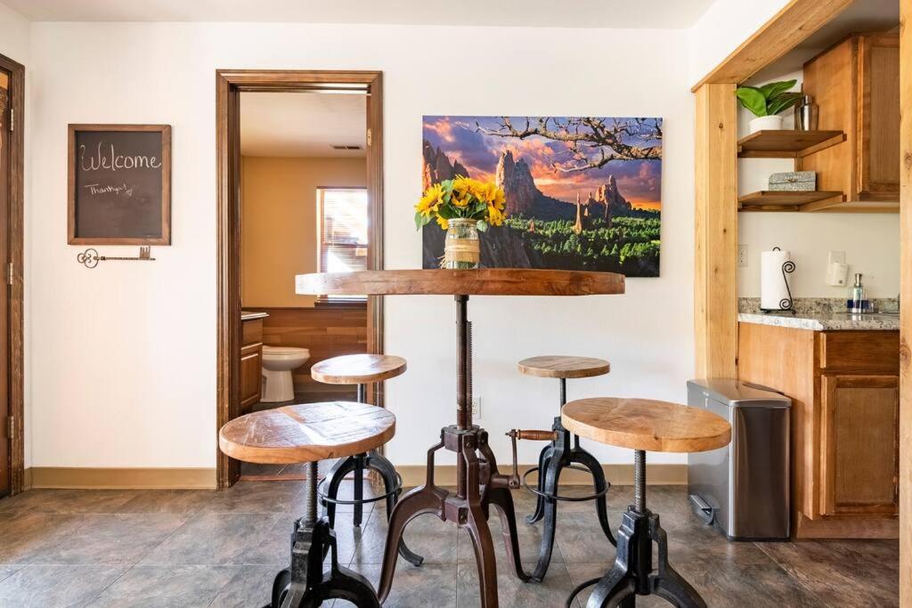 Private Hot Tub Overlooking Pikes Peak วูดแลนด์พาร์ค ภายนอก รูปภาพ
